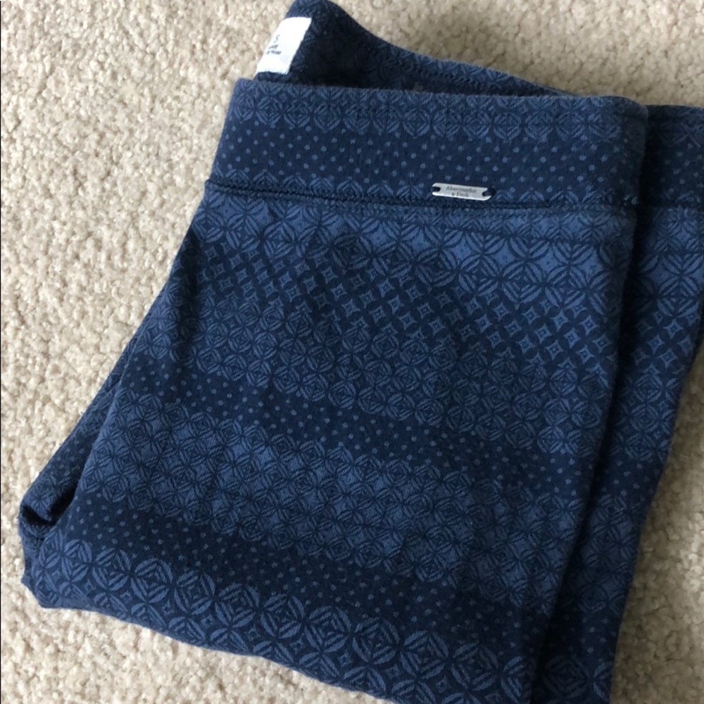 Navy patterned leggings